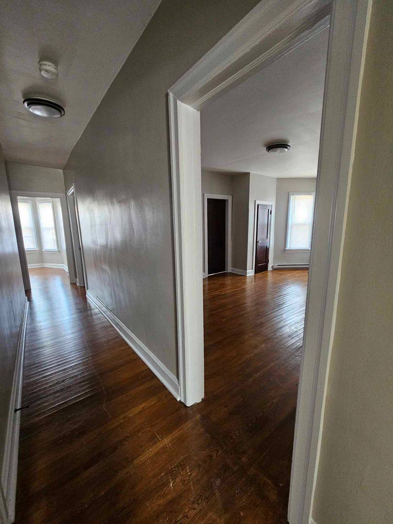 Apartment for rent at 145 E N Ave, Hagerstown, MD 21740