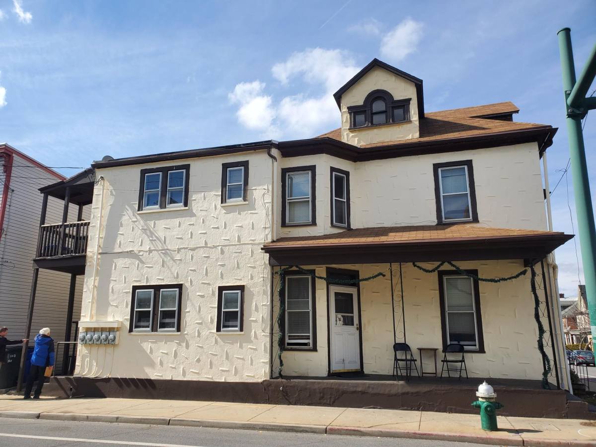 Apartment for rent at 145 E N Ave, Hagerstown, MD 21740