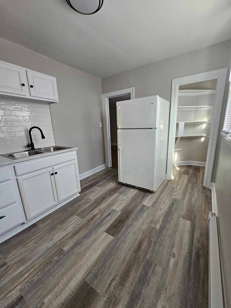 Apartment for rent at 145 E N Ave, Hagerstown, MD 21740