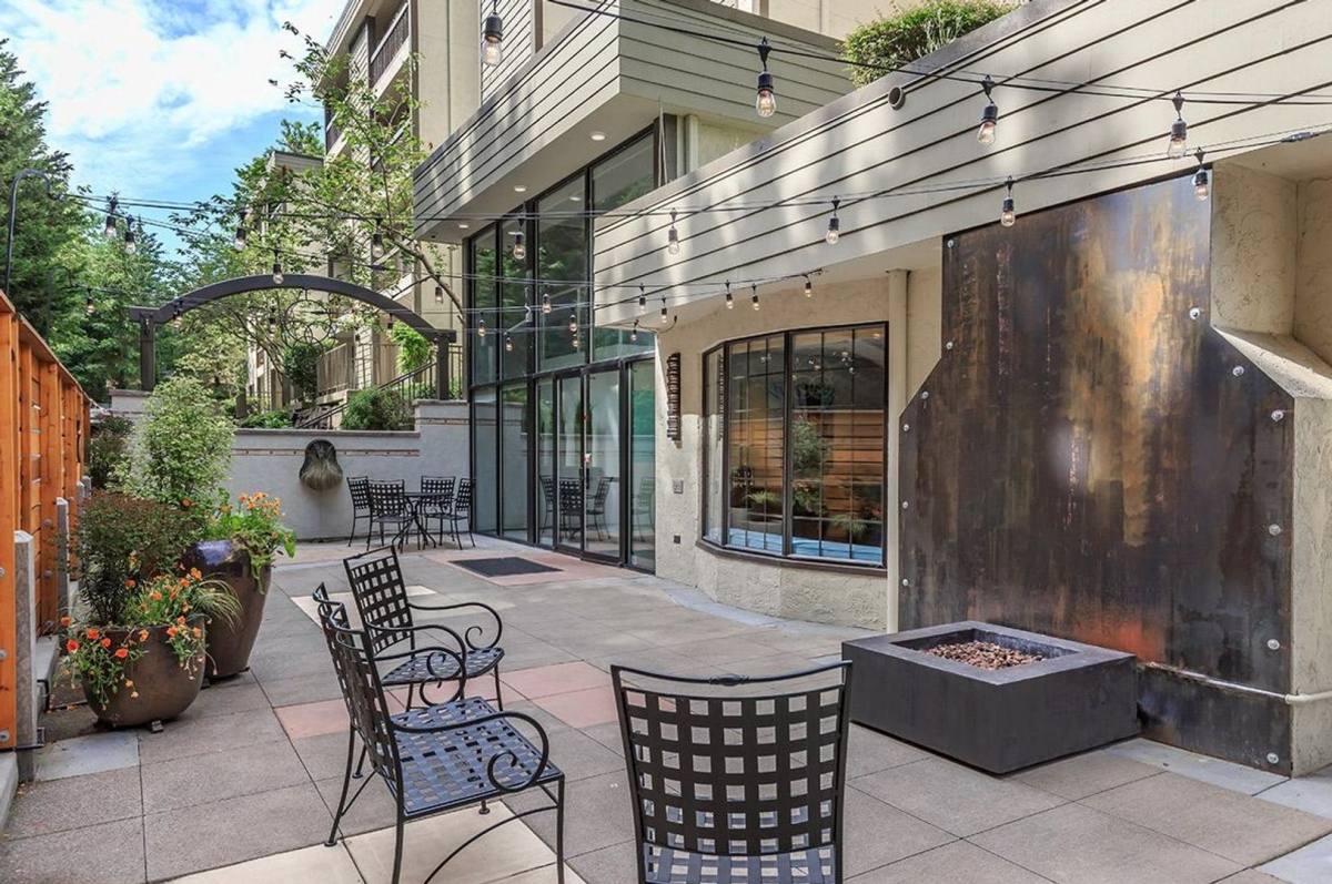Apartment for rent at 3025 NE 137th St, Seattle, WA 98125