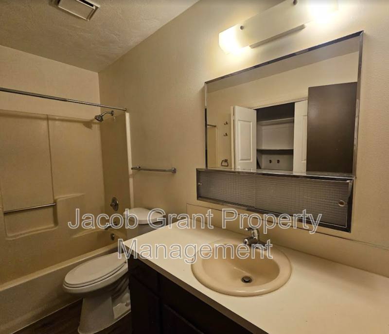 731 N Fanning #735, Idaho Falls, ID 83401 - Townhouse for Rent - Image 9