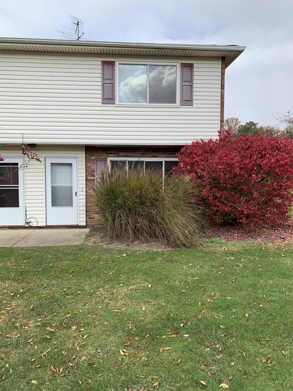 Townhouse for rent at 309 Kenridge Rd, Akron, OH 44333