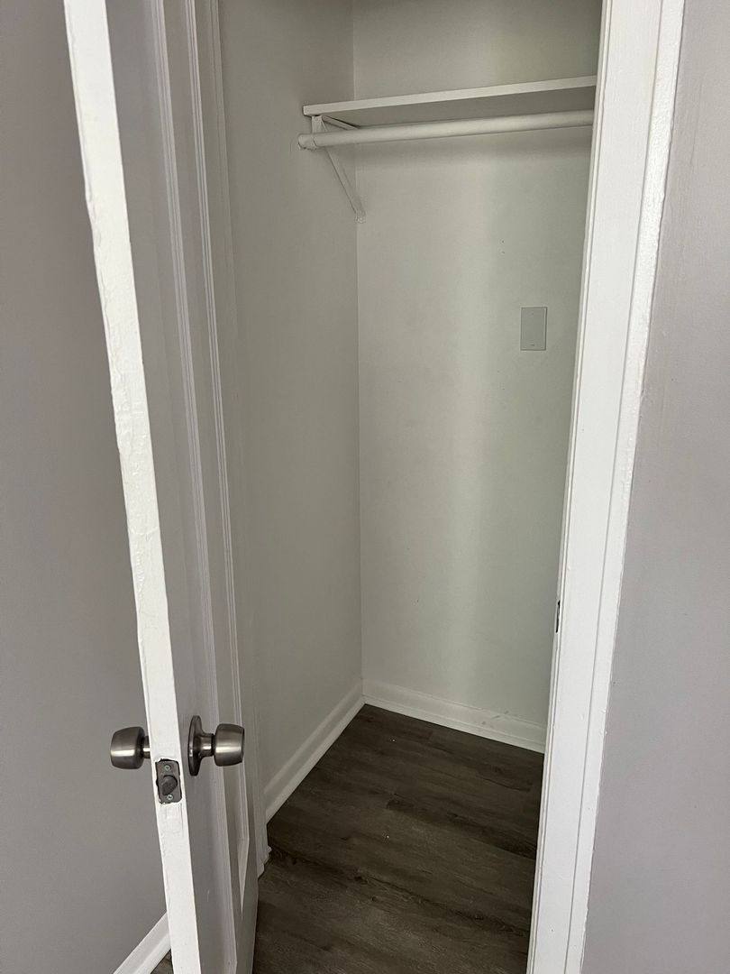 Apartment for rent at 535 E 67th St, Chicago, IL 60637