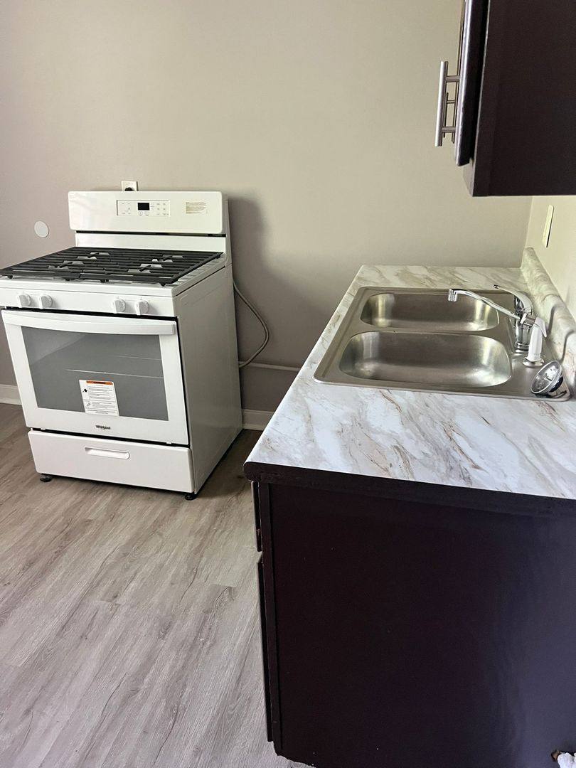 Apartment for rent at 535 E 67th St, Chicago, IL 60637