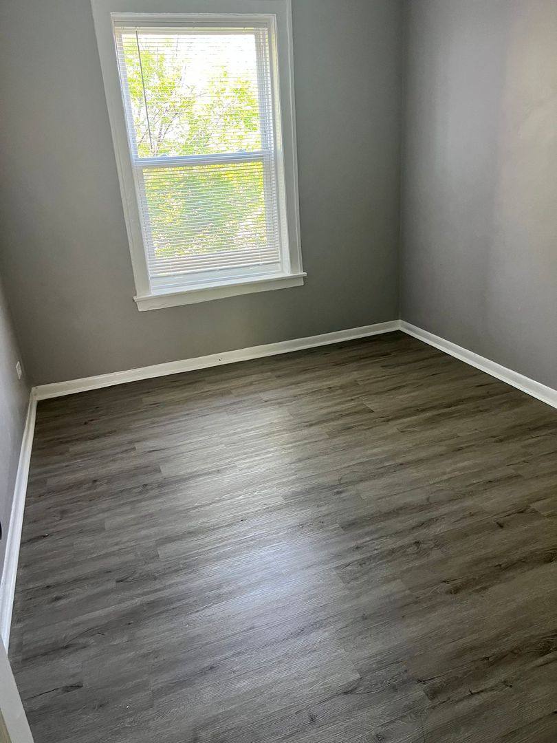 Apartment for rent at 535 E 67th St, Chicago, IL 60637