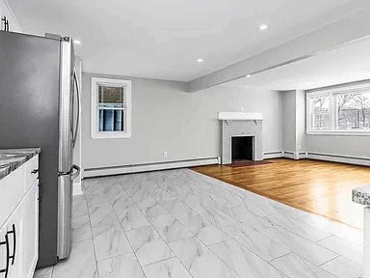 House for rent at 212 Cambridge Rd, Woburn, MA 01801
