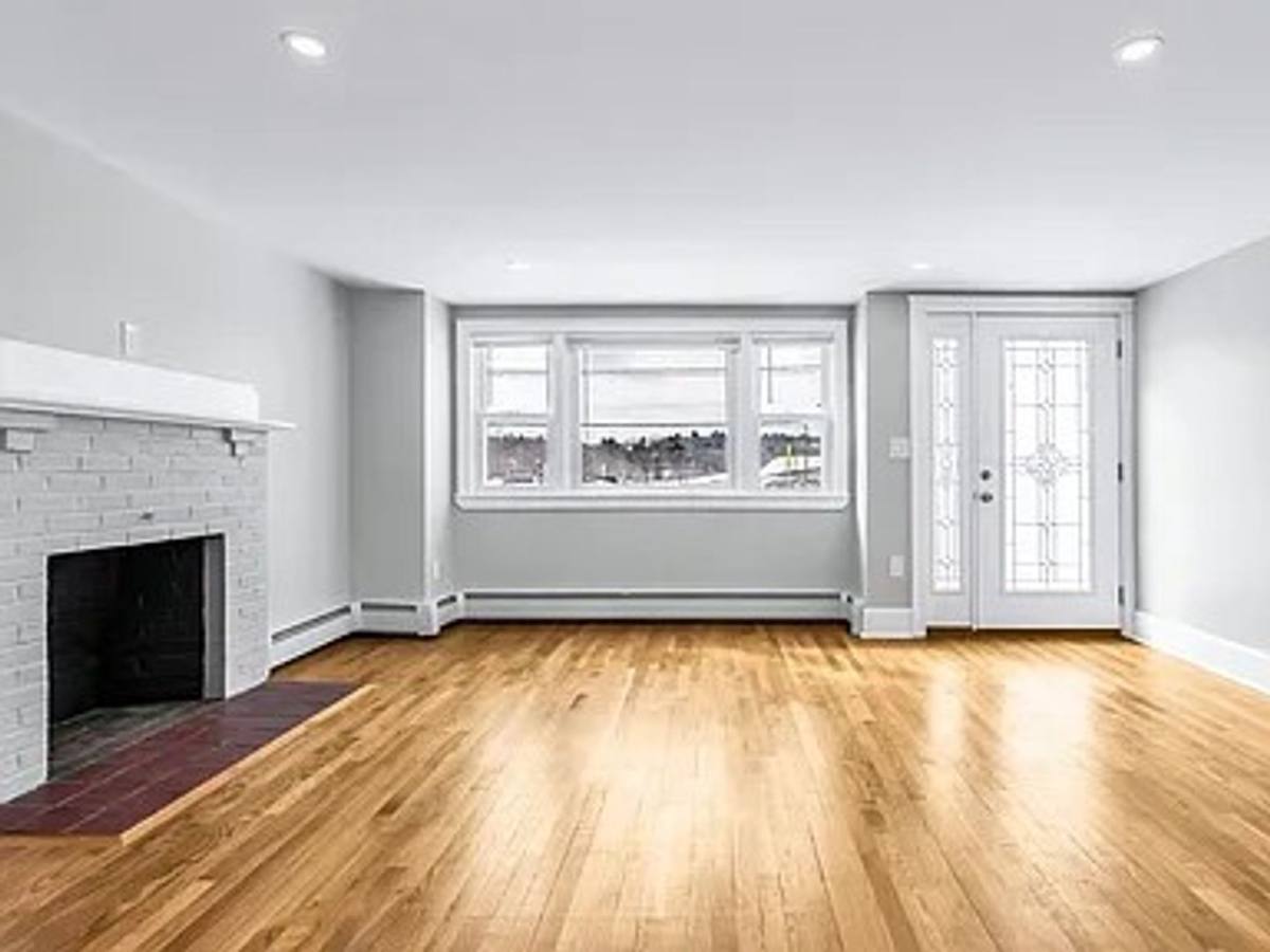House for rent at 212 Cambridge Rd, Woburn, MA 01801