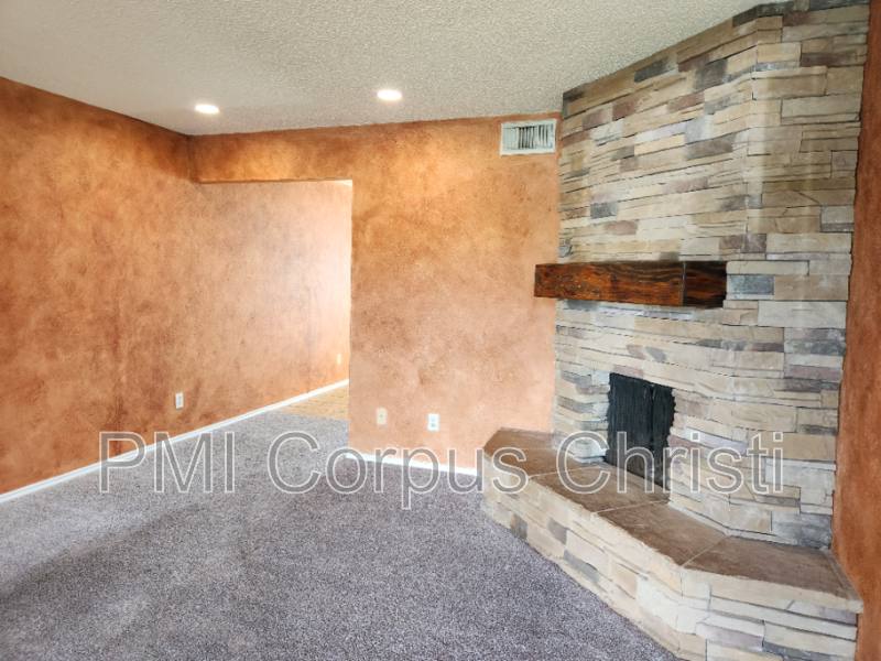 Condo for rent at 6702 Everhart Rd #A102, Corpus Christi, TX 78413