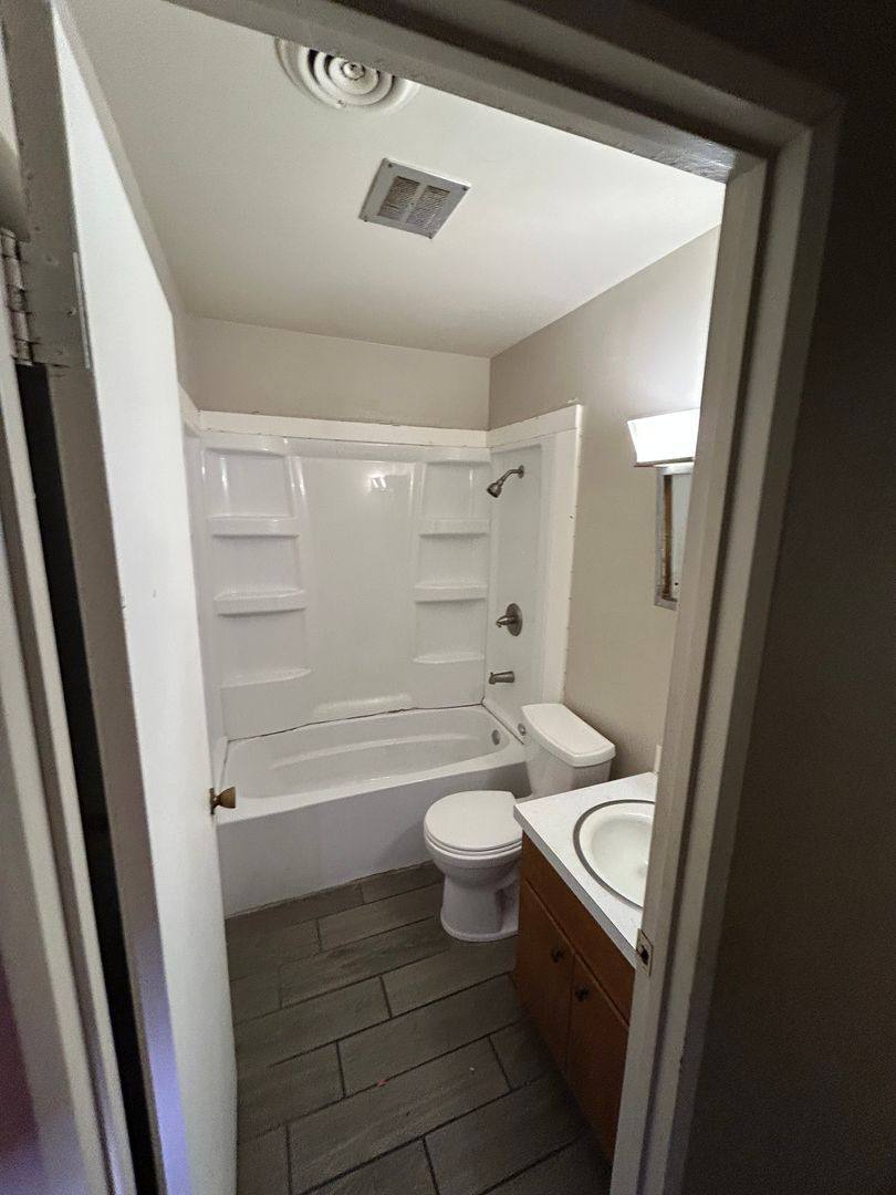 Apartment for rent at 4601 4605 4611 4613 - 12th St, Rock Island, IL 61201