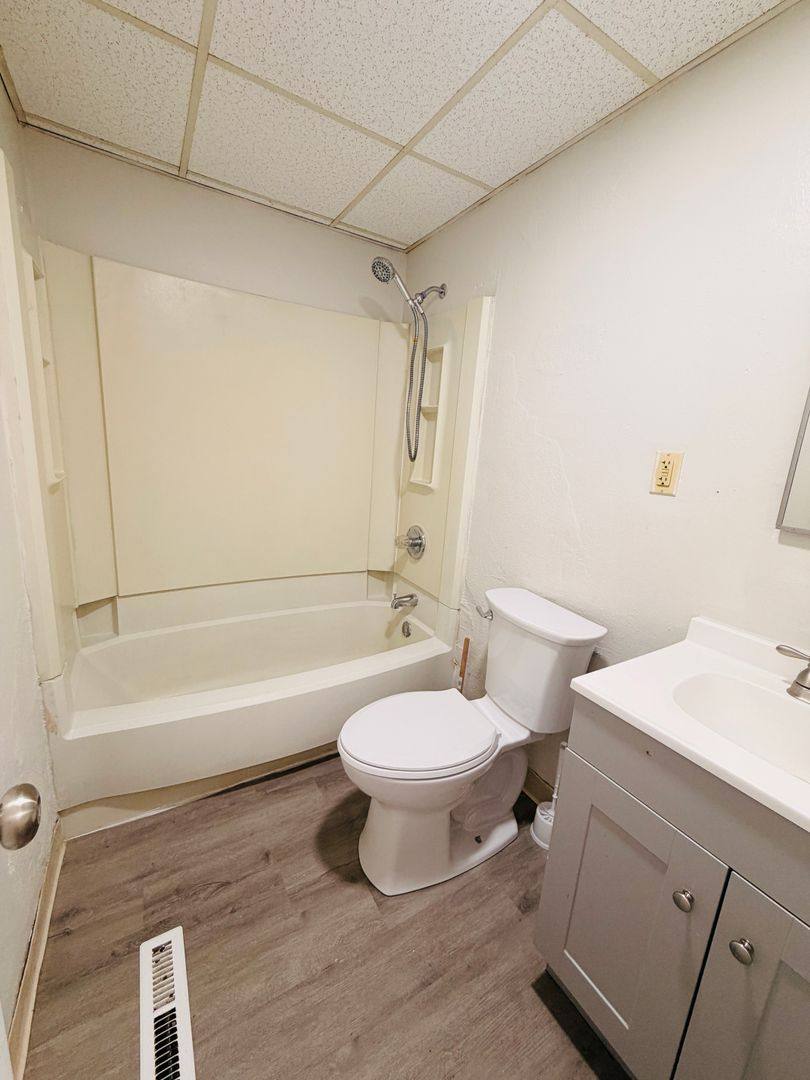 Apartment for rent at 450 1 2 Augusta St, Pittsburgh, PA 15211