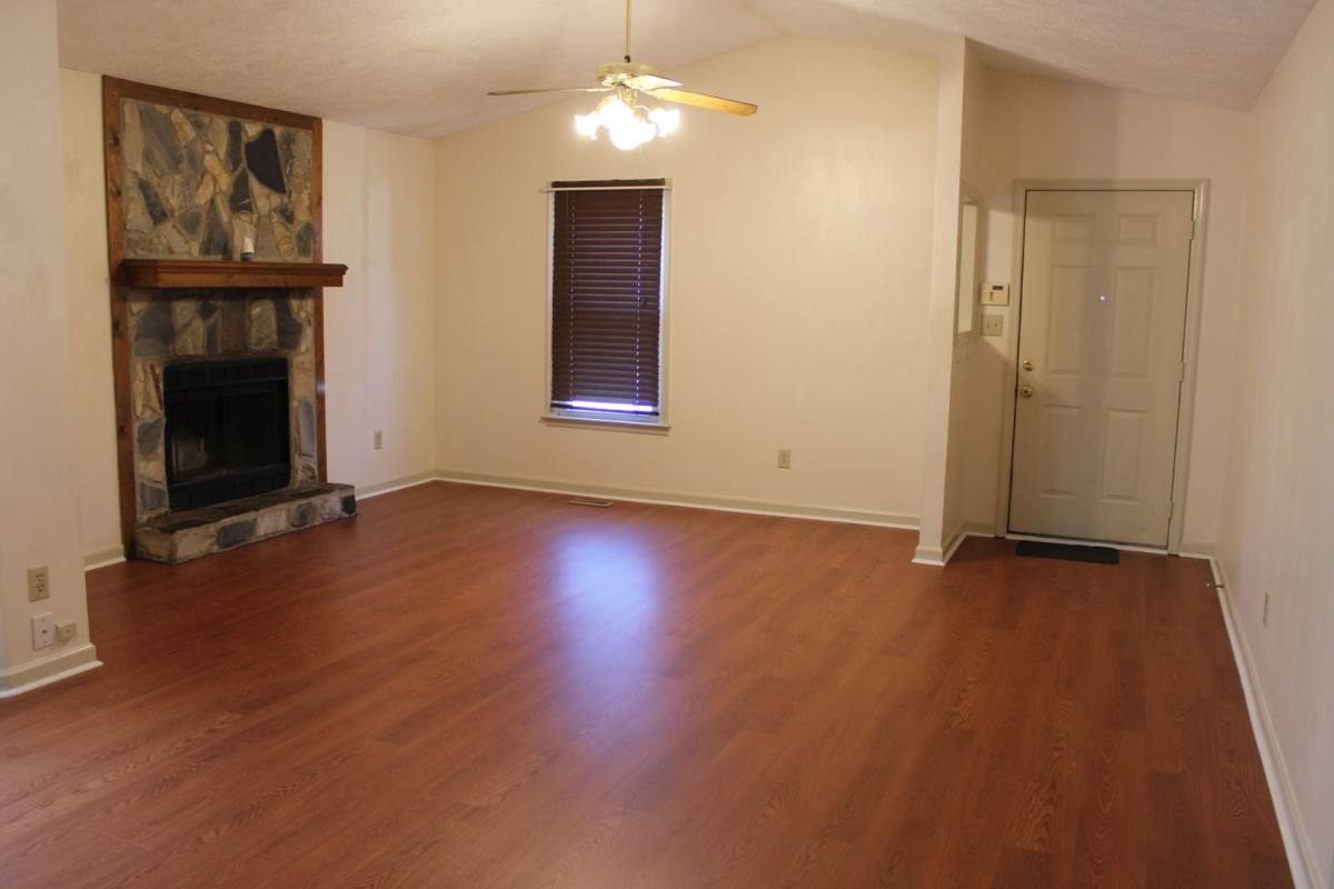 House for rent at 916 Glen Reilly Dr, Fayetteville, NC 28314