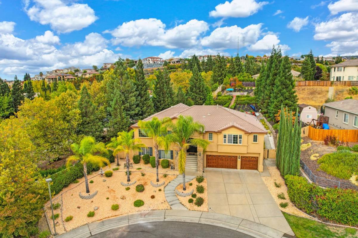 House for rent at 1676 Stronsay Court, Folsom, CA 95630