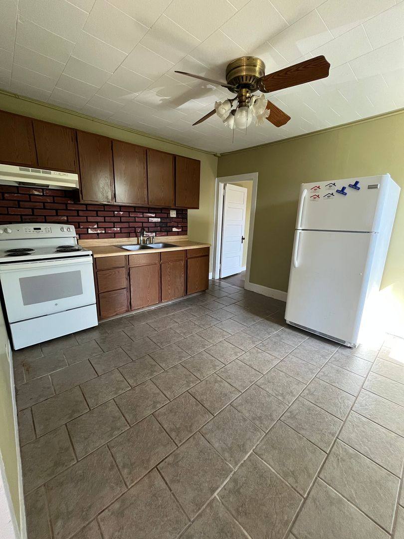 Apartment for rent at 325 Walnut St, Howard, PA 16841