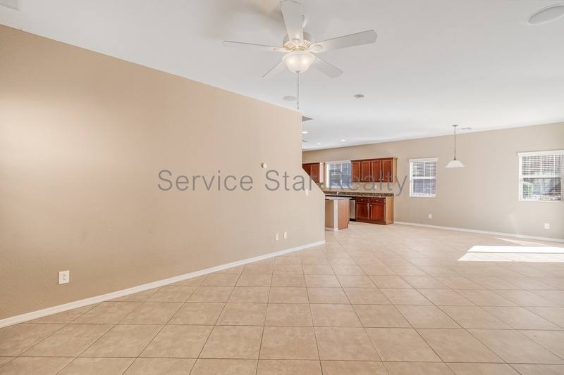House for rent at 29323 N 21st Dr, Phoenix, AZ 85085