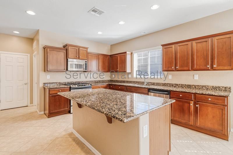 House for rent at 29323 N 21st Dr, Phoenix, AZ 85085