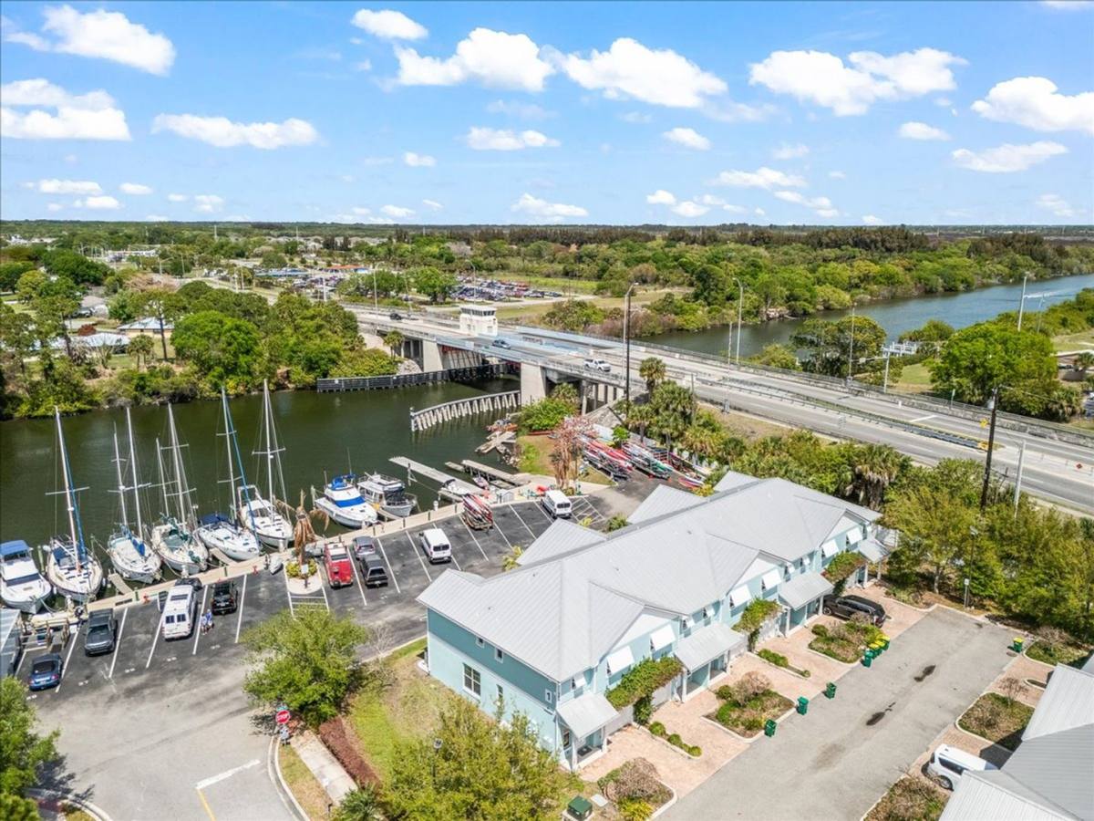 Townhouse for rent at 104 Parrotfish Lane, Merritt Island, FL 32953