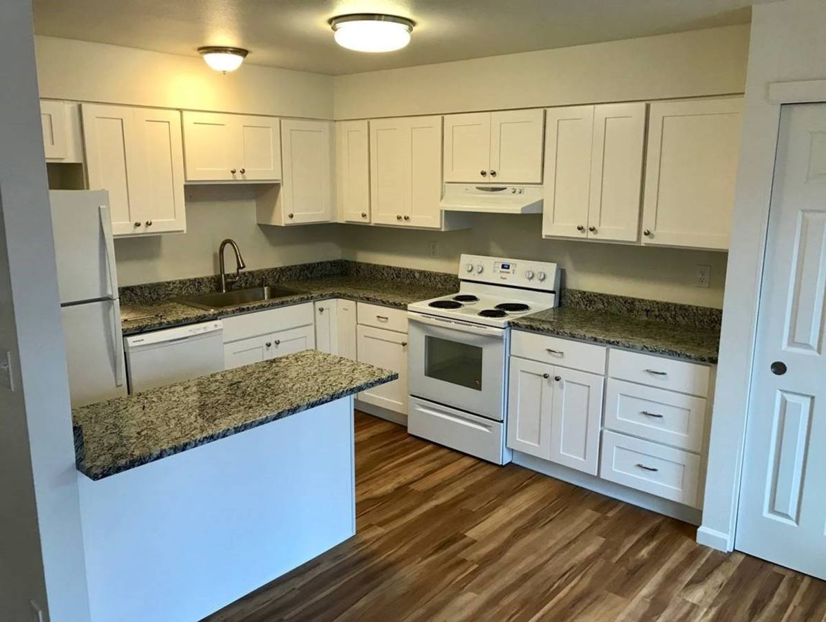 Townhouse for rent at 11575 SW Greenburg Rd, Portland, OR 97223