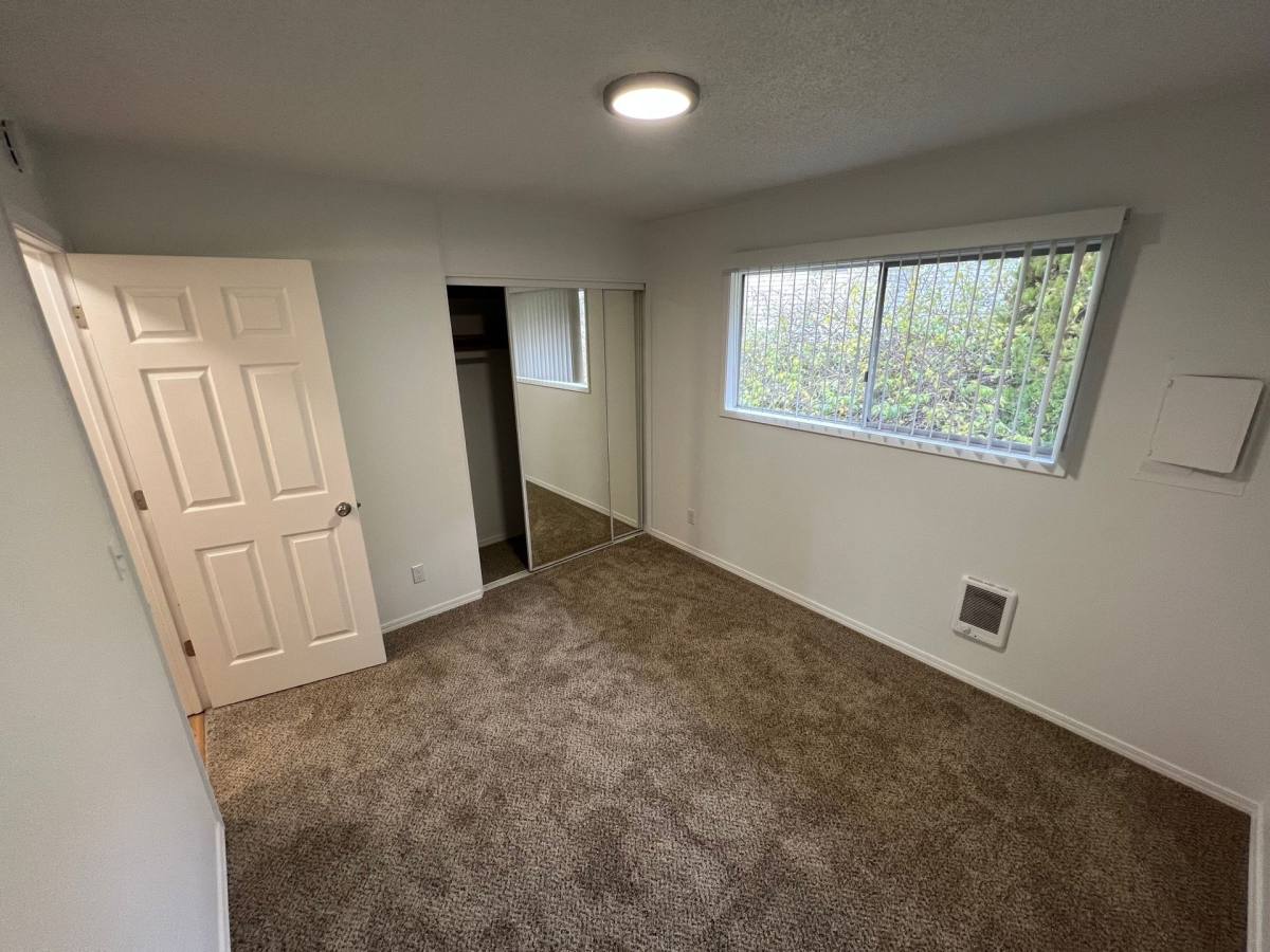Townhouse for rent at 11575 SW Greenburg Rd, Portland, OR 97223