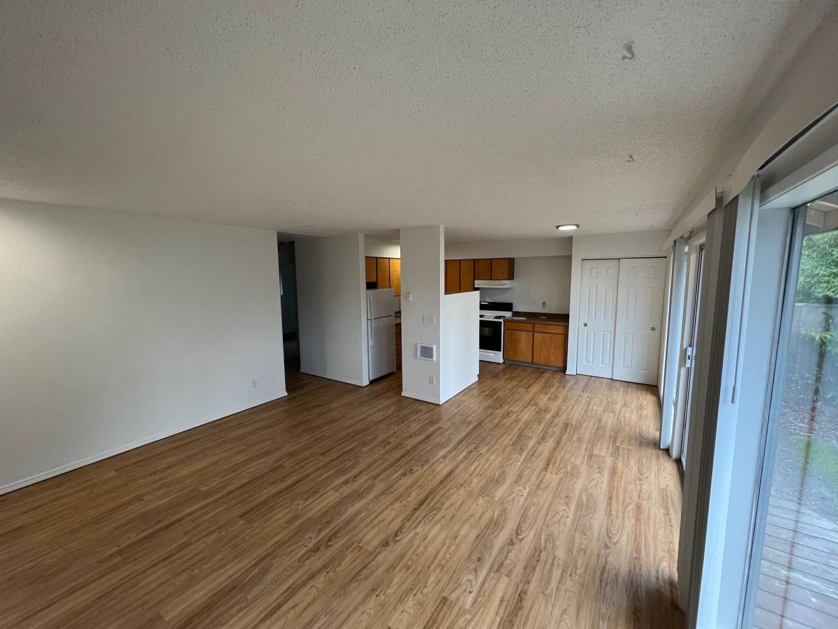 Townhouse for rent at 11575 SW Greenburg Rd, Portland, OR 97223
