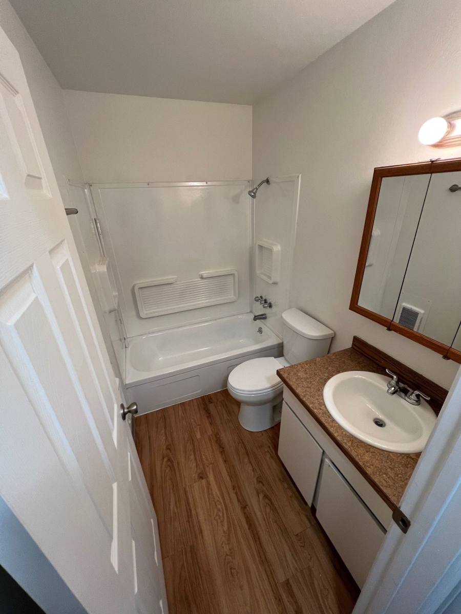 Townhouse for rent at 11575 SW Greenburg Rd, Portland, OR 97223