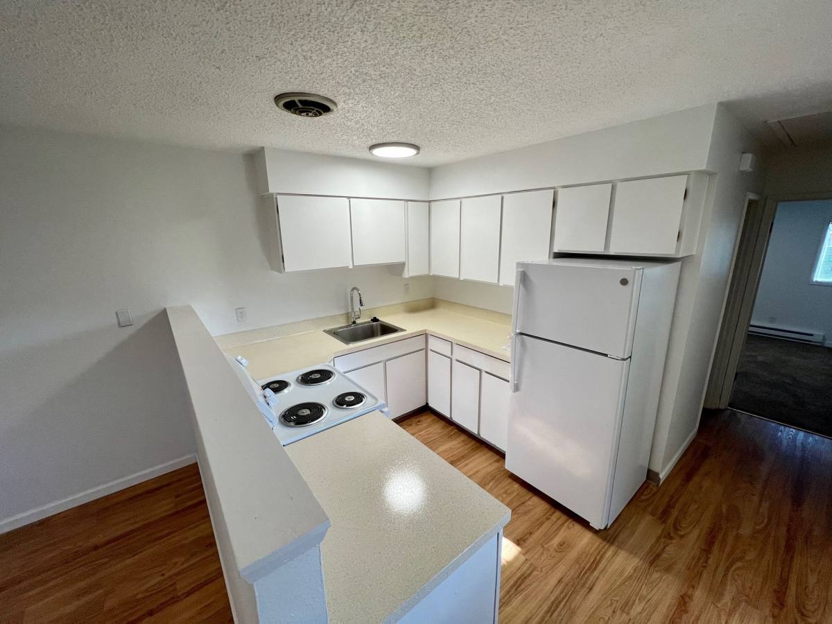 Townhouse for rent at 11575 SW Greenburg Rd, Portland, OR 97223