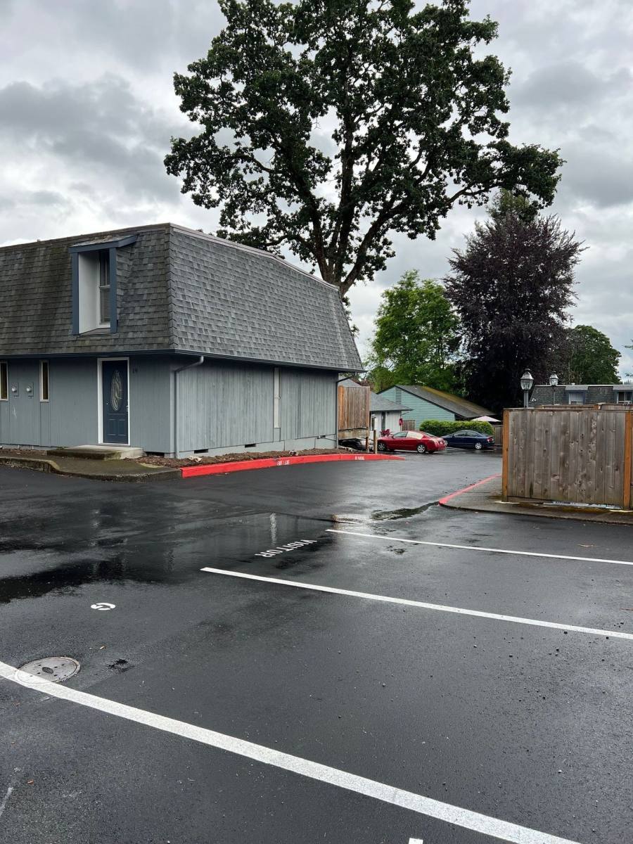 Townhouse for rent at 11575 SW Greenburg Rd, Portland, OR 97223