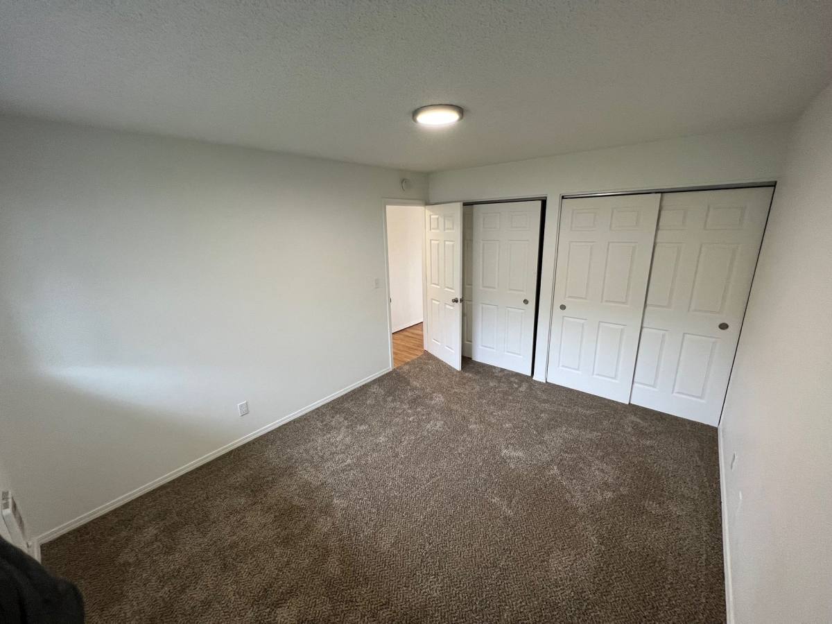 Townhouse for rent at 11575 SW Greenburg Rd, Portland, OR 97223