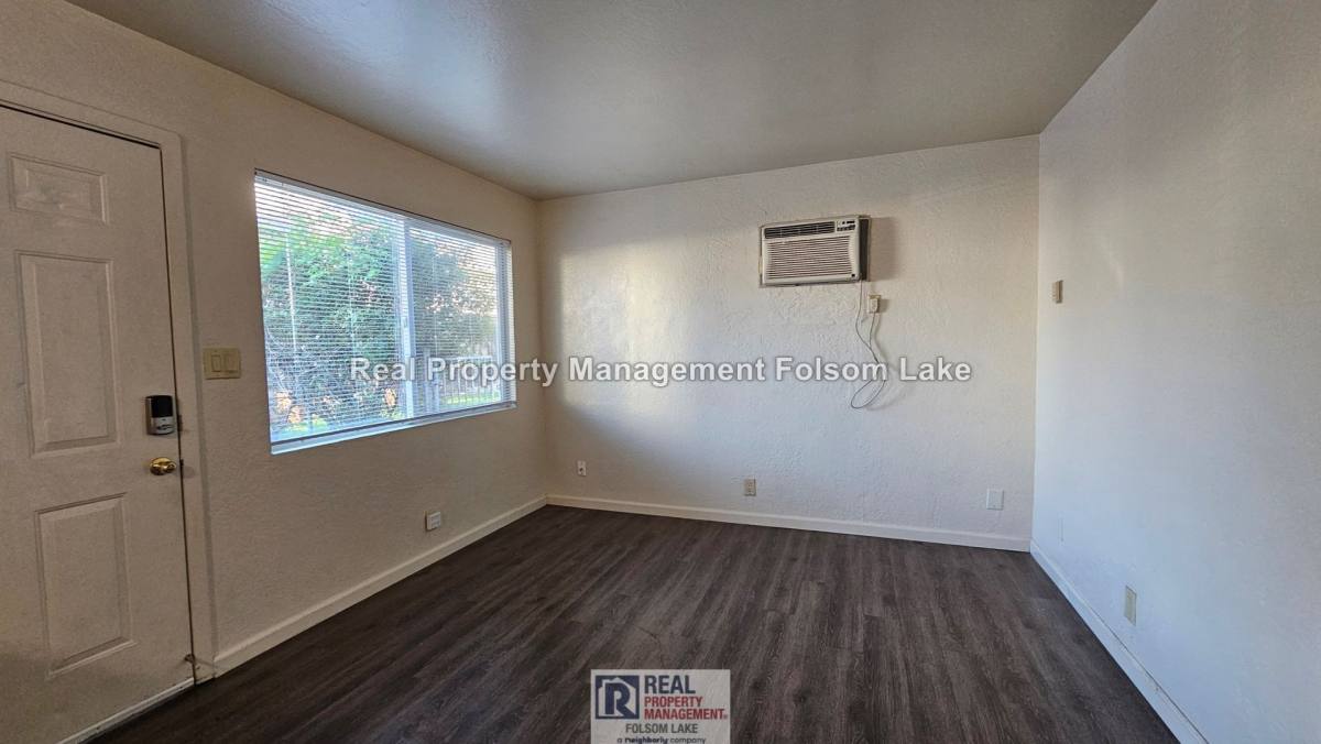 Townhouse for rent at 910 1 2 Mormon St, Folsom, CA 95630