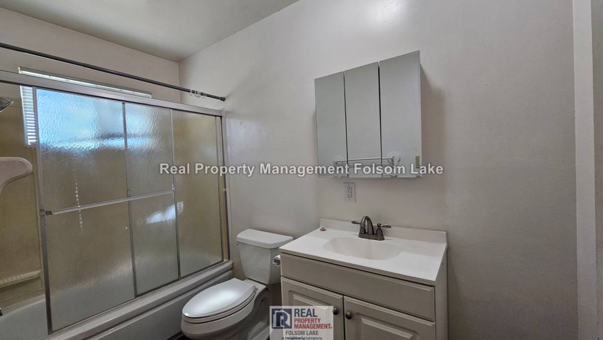 Townhouse for rent at 910 1 2 Mormon St, Folsom, CA 95630