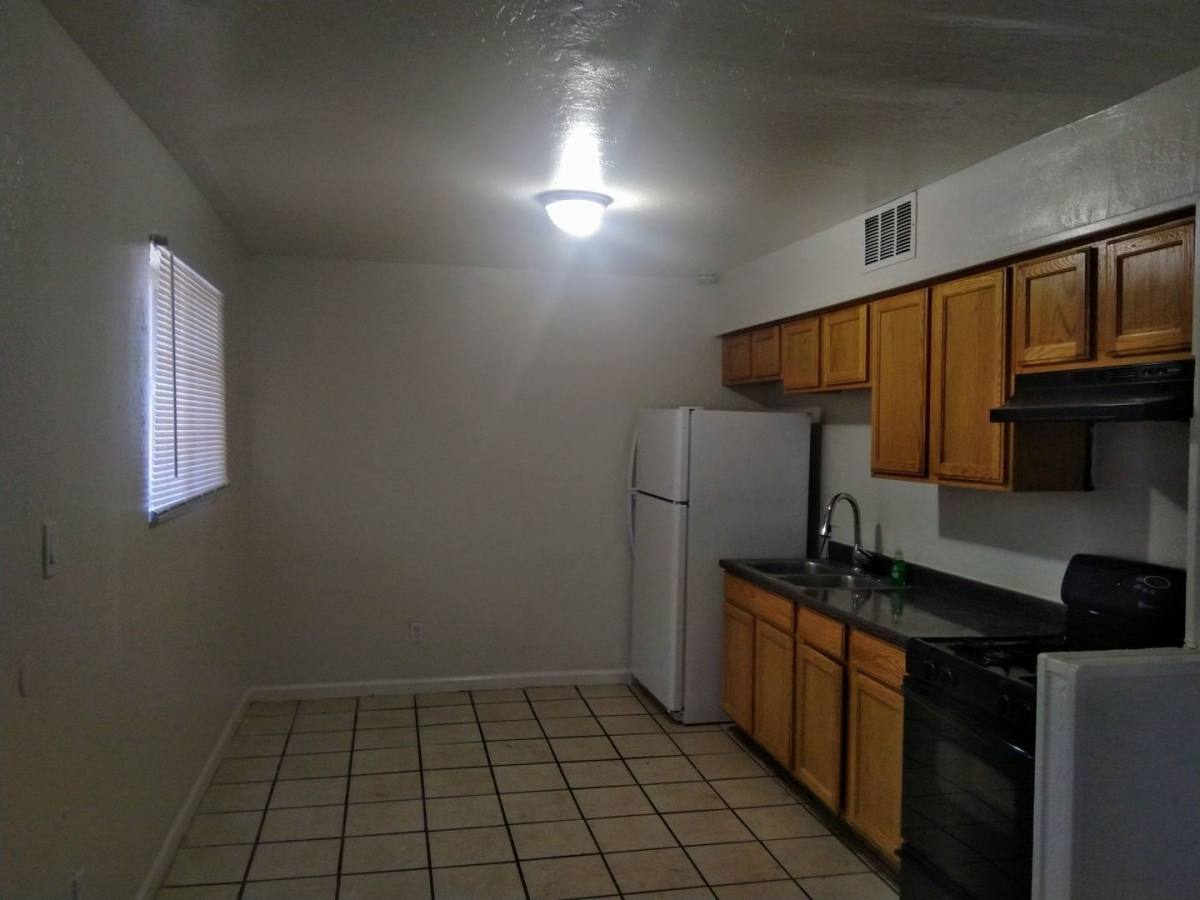 Apartment for rent at 2133 W Adams St, Phoenix, AZ 85009