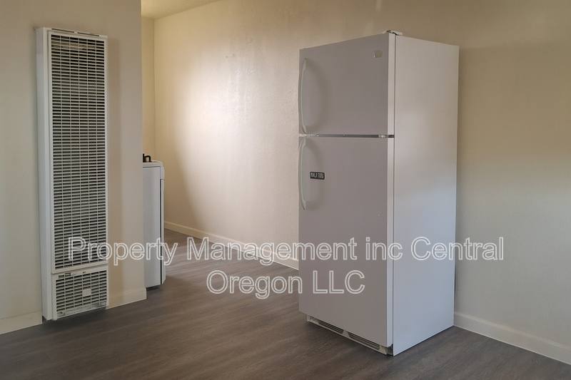 Apartment for rent at 1707 N Highway 26 #3, Madras, OR 97741