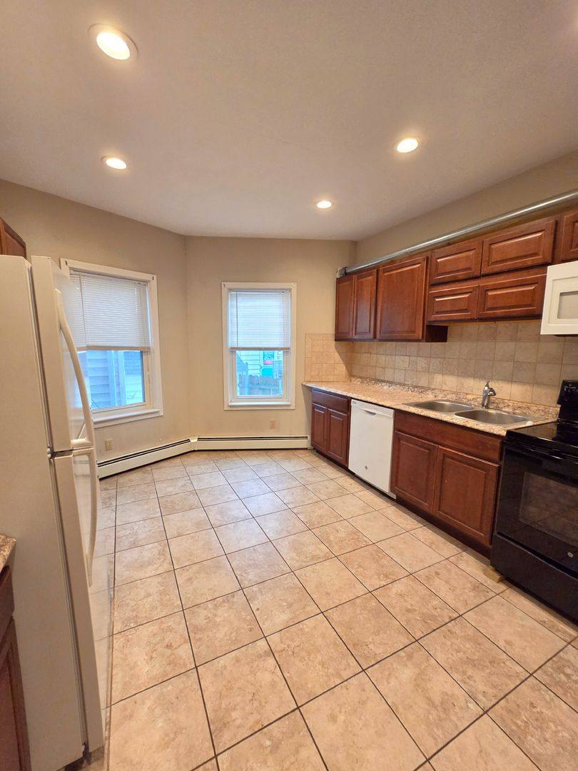 Apartment for rent at 1336-1340 Cranston St, Cranston, RI 02920