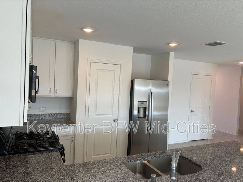 House for rent at 2840 Eppright Dr, Little Elm, TX 75068
