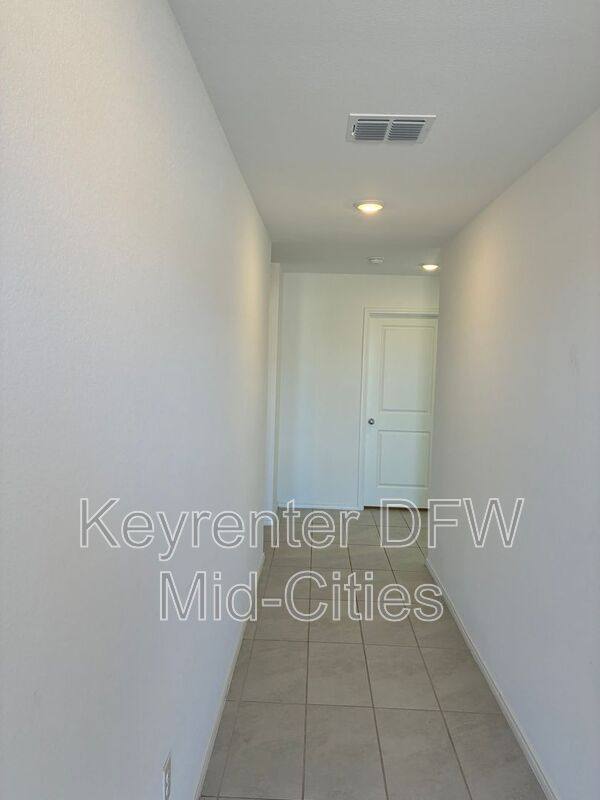 House for rent at 2840 Eppright Dr, Little Elm, TX 75068