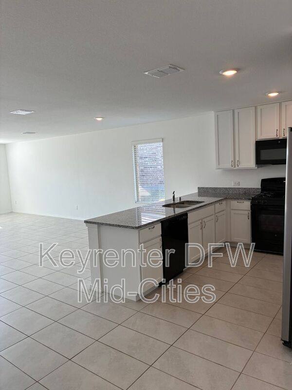 House for rent at 2840 Eppright Dr, Little Elm, TX 75068