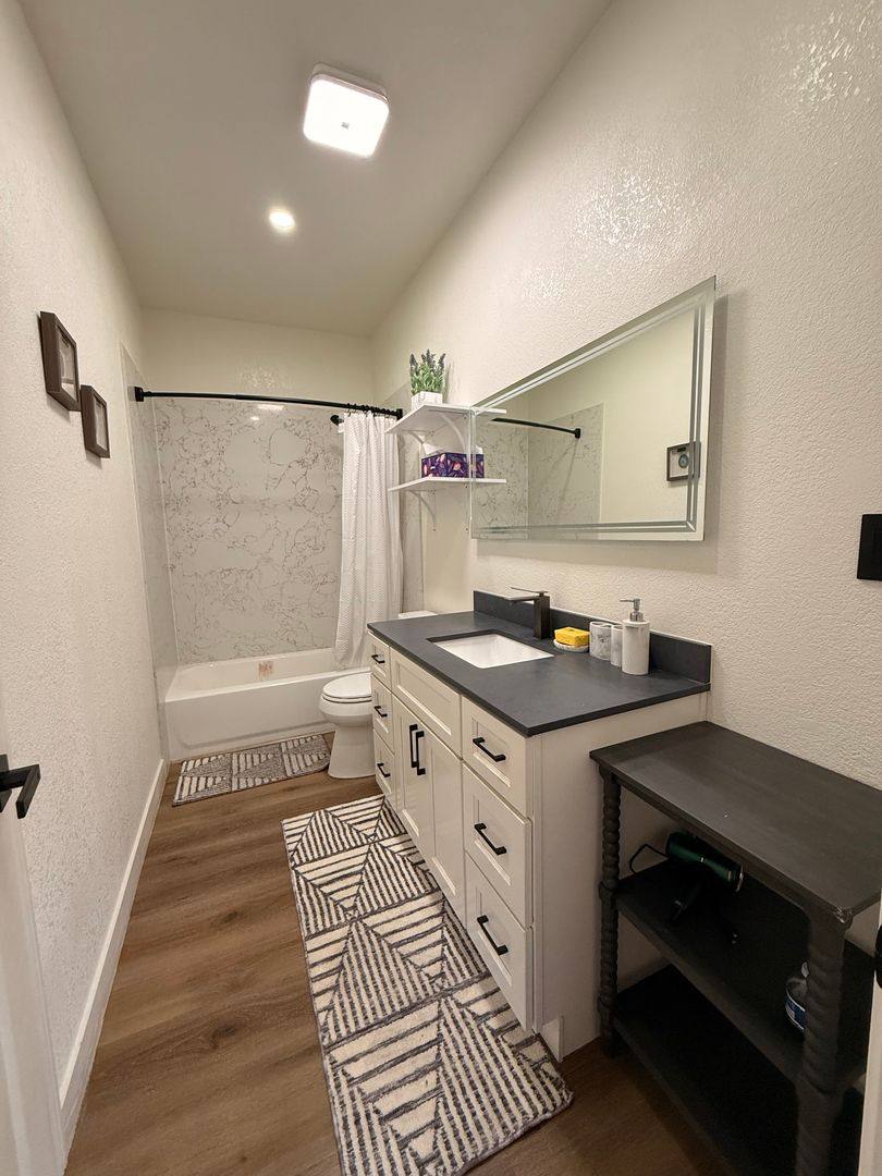 House for rent at 3625 Lyon Ave, Oakland, CA 94601