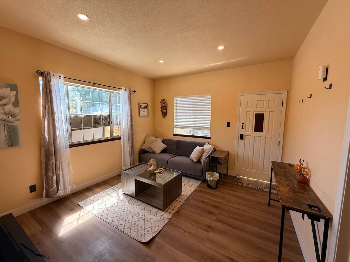 House for rent at 3625 Lyon Ave, Oakland, CA 94601