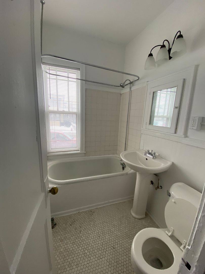 Apartment for rent at 600 W Franklin Ave, Minneapolis, MN 55405