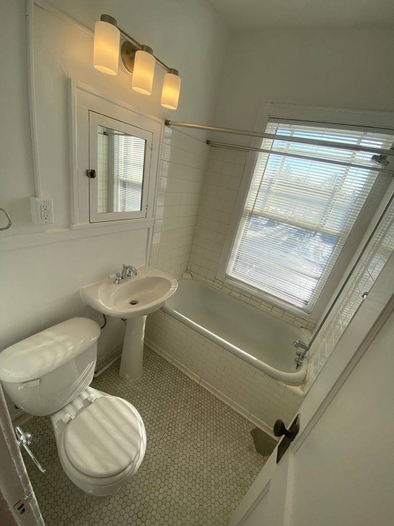 Apartment for rent at 600 W Franklin Ave, Minneapolis, MN 55405