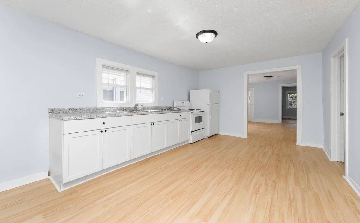 Apartment for rent at 1044 Muskegon Ave NW, Grand Rapids, MI 49504