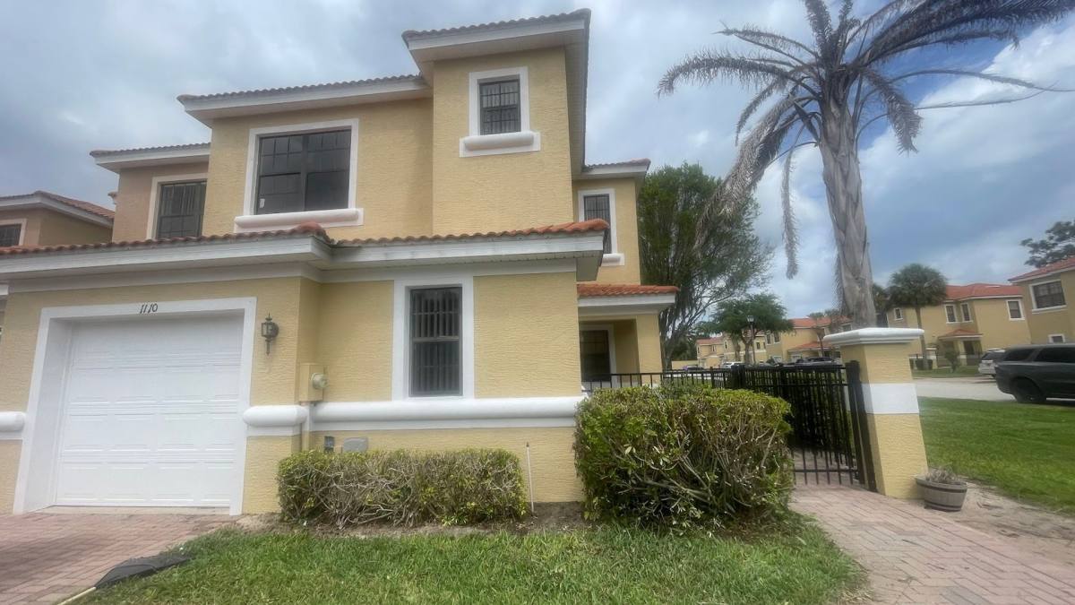 Townhouse for rent at 1110 Chervil Dr, Kissimmee, FL 34759
