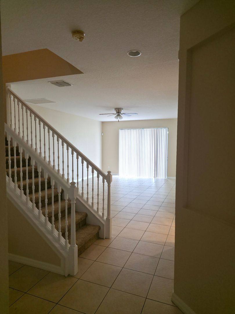 Townhouse for rent at 1110 Chervil Dr, Kissimmee, FL 34759