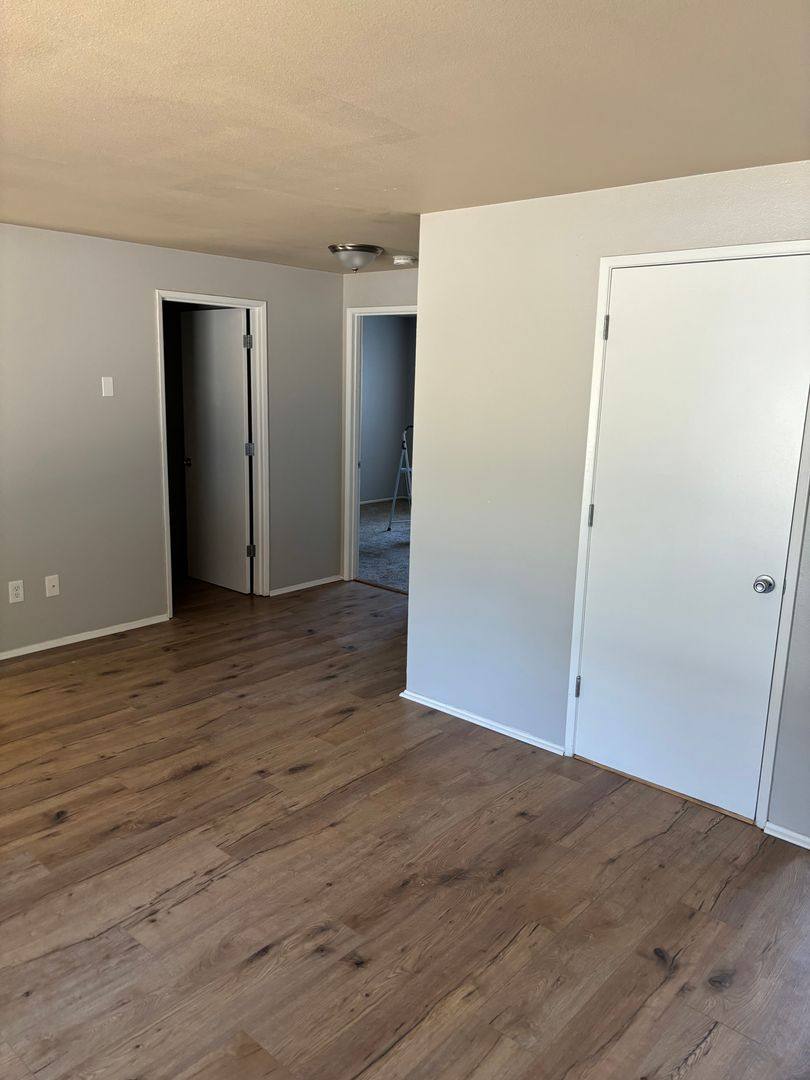 Apartment for rent at 2420 Oak St SE, Albany, OR 97322