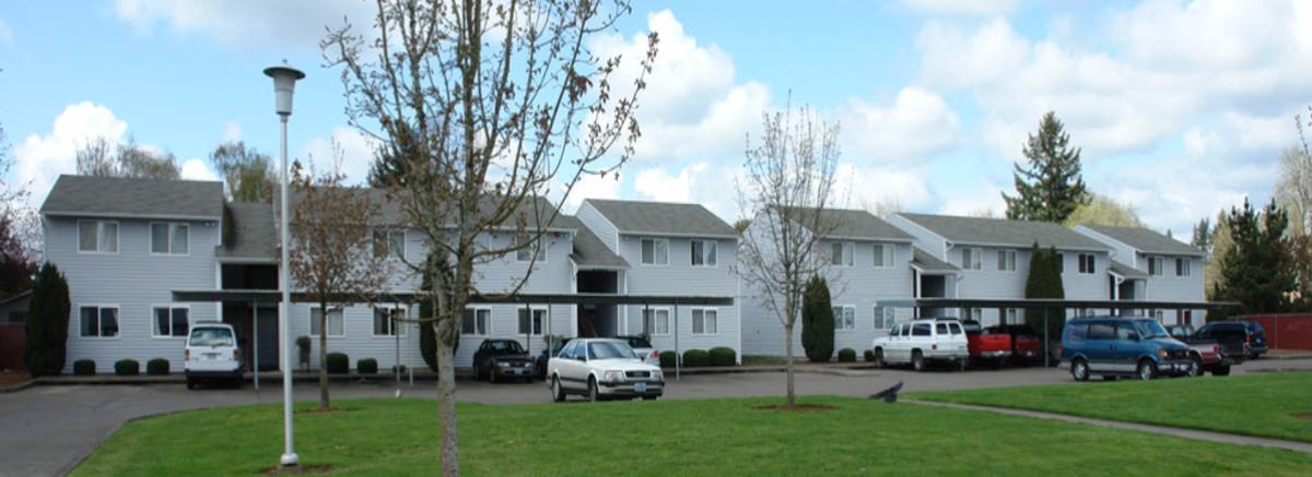 Apartment for rent at 2420 Oak St SE, Albany, OR 97322
