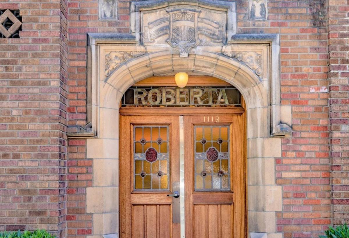 Apartment for rent at 1115-1119 NE 43rd St, Seattle, WA 98105