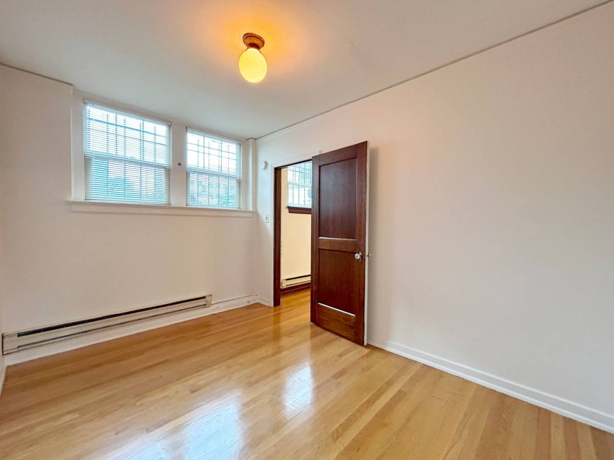Apartment for rent at 1115-1119 NE 43rd St, Seattle, WA 98105