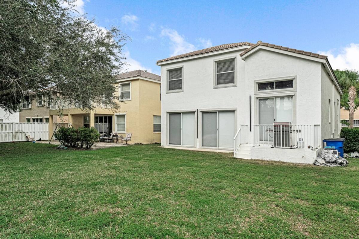 Apartment for rent at 1222 Oakwater Dr, West Palm Beach, FL 33411