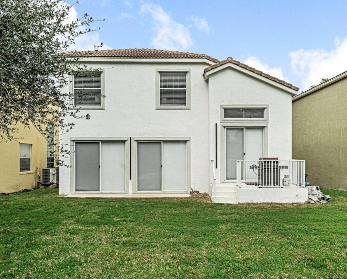 Apartment for rent at 1222 Oakwater Dr, West Palm Beach, FL 33411