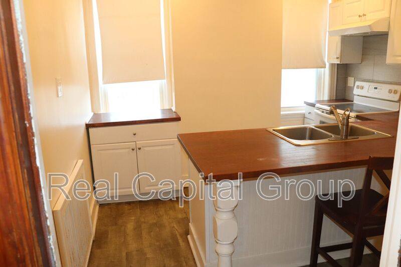Apartment for rent at 69 Lexington Ave #2, Albany, NY 12206