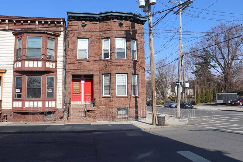 Apartment for rent at 69 Lexington Ave #2, Albany, NY 12206